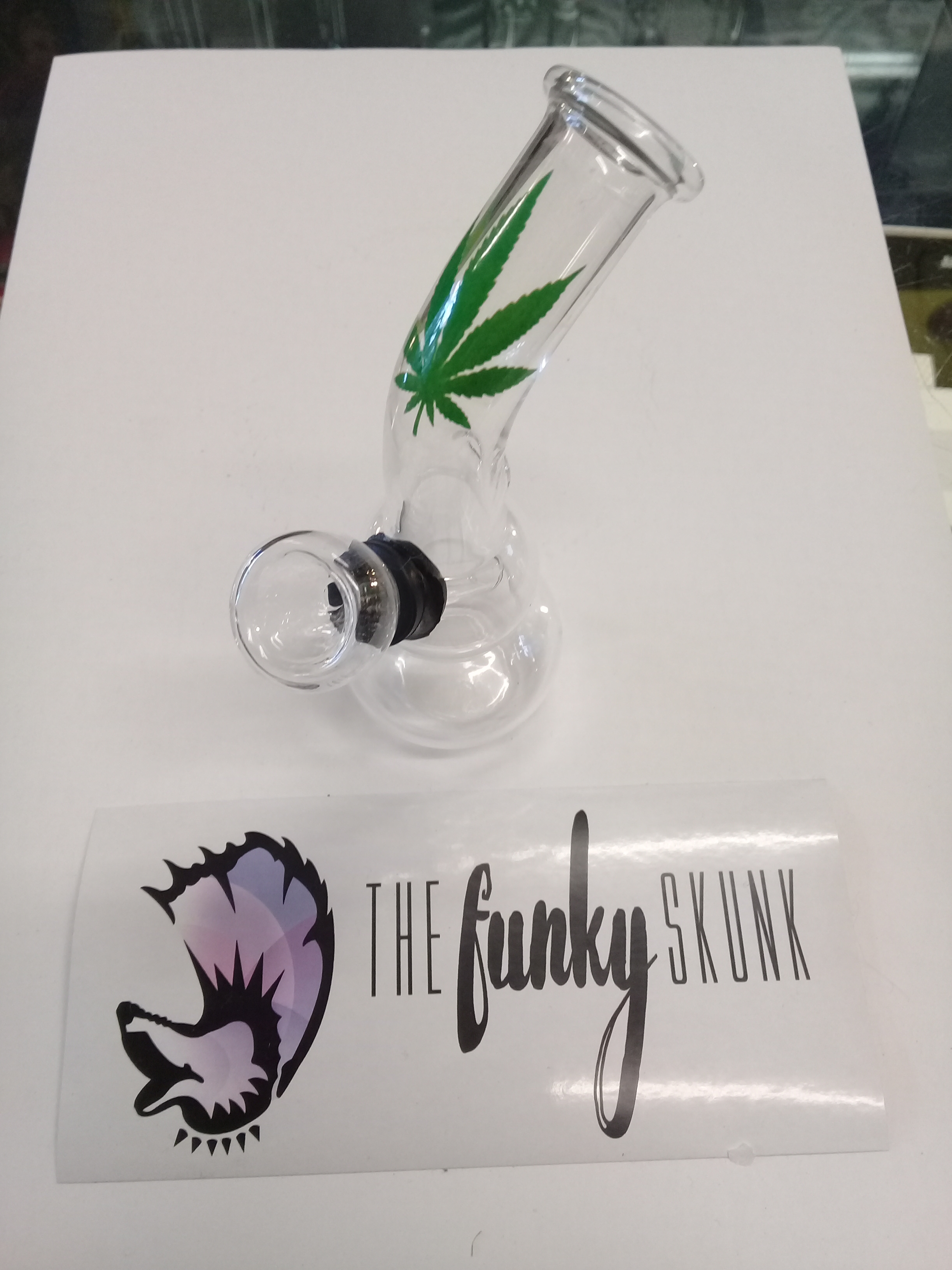 5" Bubbler- Cannabis leaf